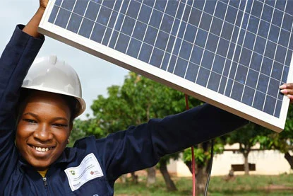 Weltbank und Afrikanische Entwicklungs bank starten Initiative zur Elektr ifizierung Afrikas